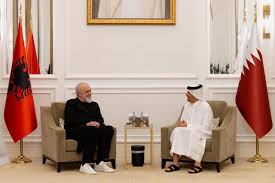 Rama takim në Doha me Kryeministrin e Katarit: Bisedime për disa projekte me peshë të rëndësishme për Shqipërinë