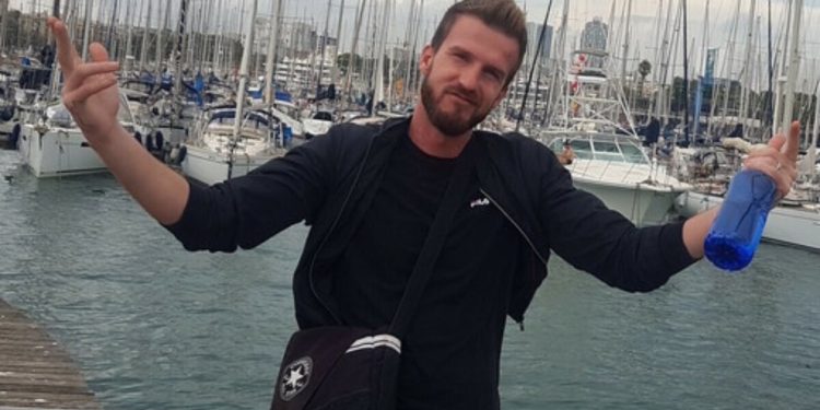 “Vrau veten, pastaj armën e futi në sirtar”, familja e 34-vjeçarit shqiptar ‘luftë’ me drejtësinë italiane: E ekzekutuan! Si mundet prokurori të…