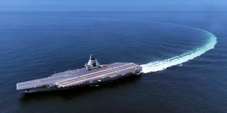 Kina vë në shërbim aeroplanmbajtësen më të re ‘Fujian’