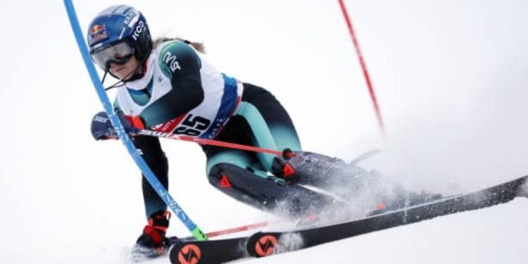 Skitë Alpine/Lara Colturi e nis garimin shkëlqyeshëm në Levi, e dyta në zbritjen e parë në Slalom në Finlandë