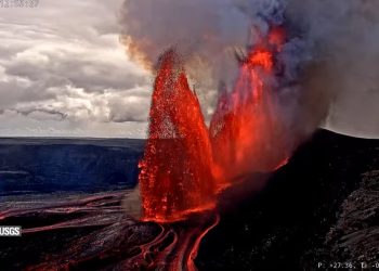 Vullkani Kilauea në Havait shpërthen përsëri, llava arrin deri në 400 metra lartësi