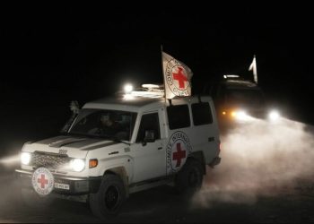 Izraeli dorëzon trupat e 45 palestinezëve, pasi Hamasi ktheu ata të 3 ushtarëve