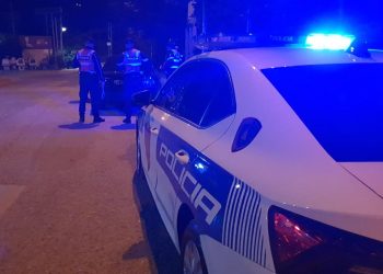 E dhunuan dhe qëlluan me armë drejt makinës së tij pas sherrit, zbardhet ngjarja. Kush është 42-vjeçari i plagosur