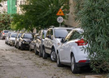 Mijëra vende të parkimit publik rrezikohen të hiqen, ja në cilin qytet do të zbatohet