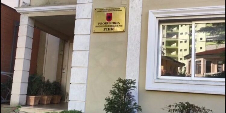 Sekuestrohen 15 pasuri të dy vëllezërve në Fier, të dënuar në Angli për drogë