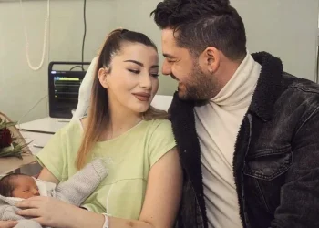 “E le Roelin jetim, o Shpat…”, reagon bashkëshortja e Shpat Kasapit, rrëqeth me mesazhin e saj: Pse u ndave nga jeta në krahët e mi?!