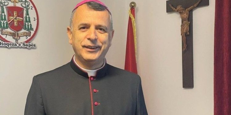 U nda papritur nga jeta, kush ishte ipeshkëvi i Vaut të Dejës