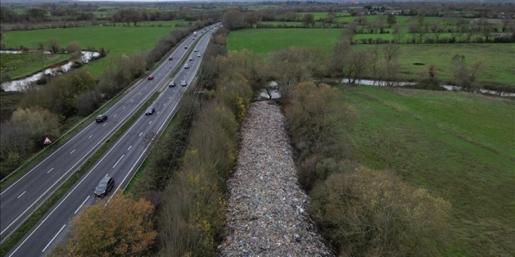 Britani, zbulohet një linjë e paligjshme mbeturinash pranë lumit Cherwell