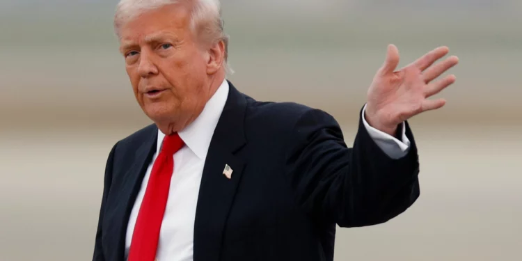 Donald Trump kërcënon BBC-në me padi për dokumentarin mbi 6 Janarin