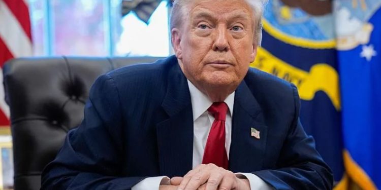 Donald Trump paralajmëron operacione tokësore kundër trafikantëve venezuelas të drogës