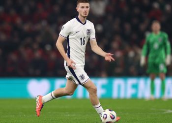 U kritikua nga mediat për ndeshjen me Shqipërinë, Roy Keane komenton performancën e mesfushorit anglez: Ishte shumë i butë