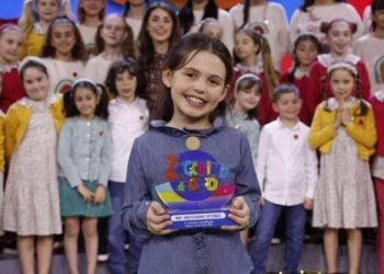 9-vjeçarja, bijë e dy prindërve nga Durrësi, shpallet fituese e konkursit “Zecchino d’Oro” në Itali