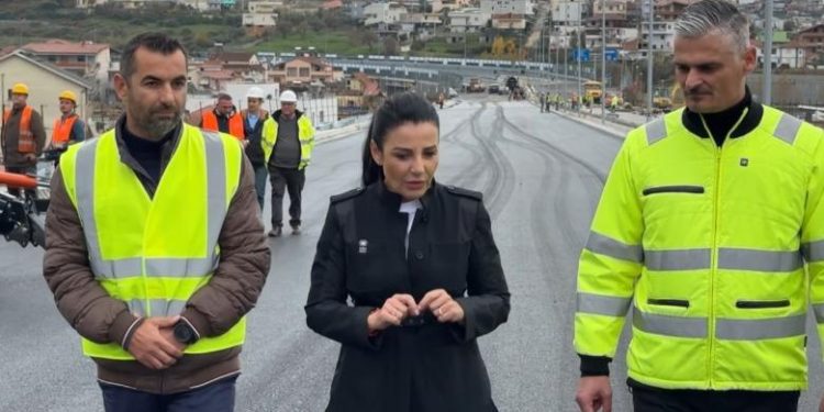 “Firmosa nën trysni”, del dëshmia tronditëse e vartëses së Belinda Ballukut