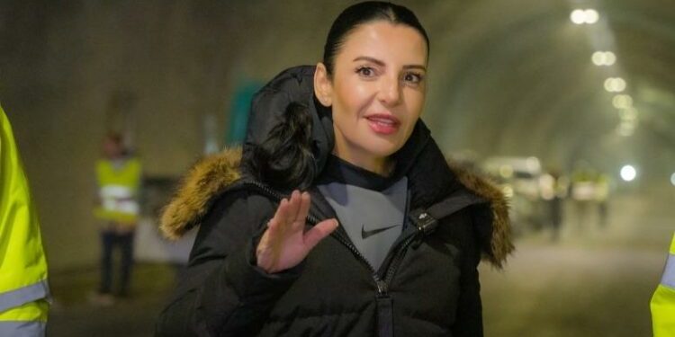 U pezullua nga detyra, Balluku ankimon masën e sigurisë në Apel