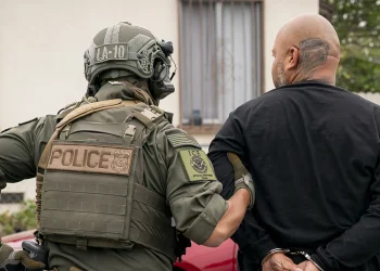 Gjashtë shqiptarë në listën e të ndaluarve për krime të rënda në SHBA