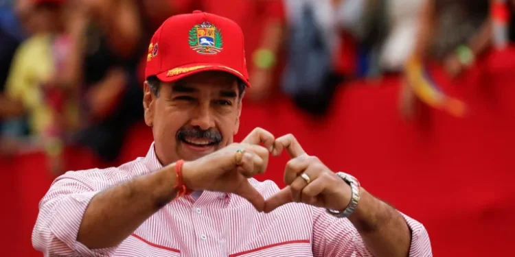 Maduro: Gati të mbrojmë vendin – Shtetet e Bashkuara rrisin presionin ushtarak në Karaibe