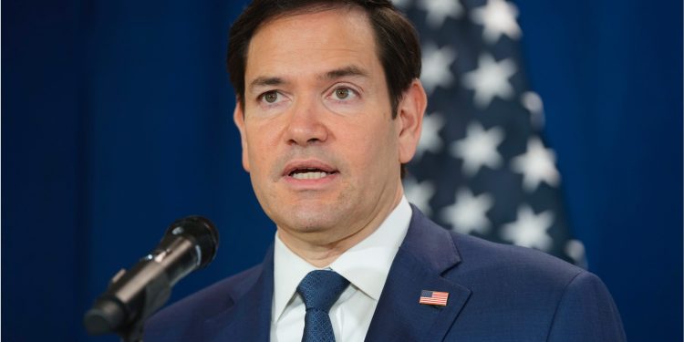 Rubio: Ne nuk detyrojmë as Rusinë dhe as Ukrainë të bëjnë marrëveshje për paqen