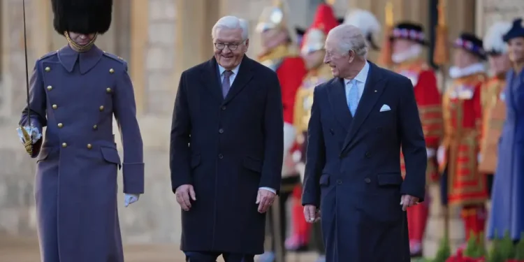 Mbreti Charles mirëpret presidentin gjerman në vizitën e parë shtetërore në 27 vjet