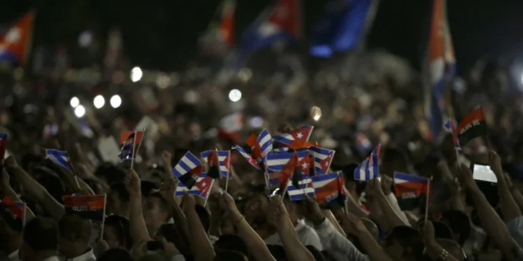 Mbi 600 mijë kubanë kërkojnë të marrin shtetësinë spanjolle