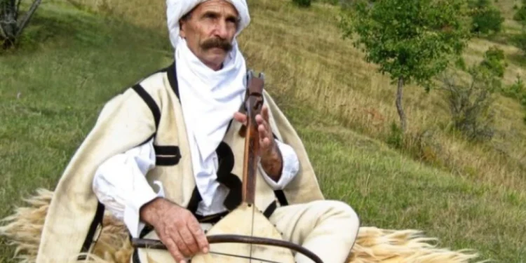 Lahuta shqiptare hyn në listën e trashëgimisë mbrojtur nga UNESCO