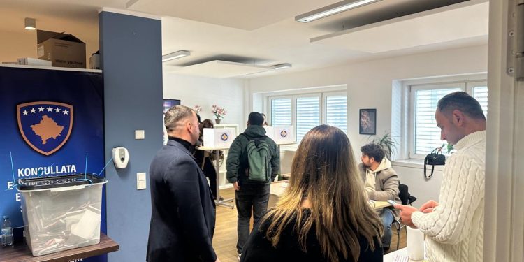 Nga Stambolli në SHBA: votimi i diasporës përfundon gradualisht deri pas mesnate