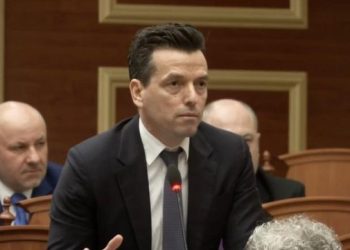 Shehaj akuza qeverisë në Kuvend: Pse nuk ka ardhur Rama? Ndërkombëtarët kanë frikë se mos vidhni kreun e SPAK