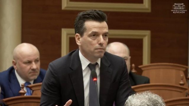 Shehaj akuza qeverisë në Kuvend: Pse nuk ka ardhur Rama? Ndërkombëtarët kanë frikë se mos vidhni kreun e SPAK