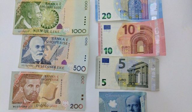 Kursi i euros me lekun arrin minimum të ri historik, BSH bleu dhe 15 mln euro