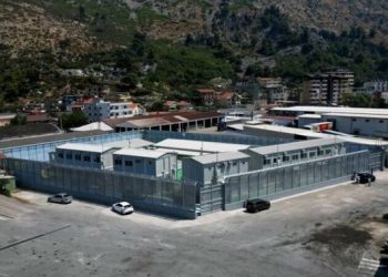 Pas muajsh bllokimesh ligjore, Italia konfirmon funksionimin e qendrave të azilit në Shqipëri