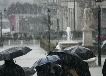 Moti i keq godet Greqinë, stuhia ‘BYRON’ shkakton reshje ekstreme shiu