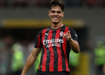 Mesfushori shqiptar i Milanit, Jashari: Nga Allegri po mësoj shumë, na jep besim të gjithëve në dhomën e zhveshjes…