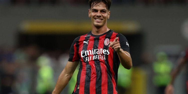 Mesfushori shqiptar i Milanit, Jashari: Nga Allegri po mësoj shumë, na jep besim të gjithëve në dhomën e zhveshjes…