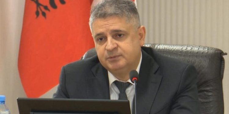 I përballur me bandat dhe grupet kriminale që në fillim të karrierës, përlotet prokurori i SPAK: Ka ndryshuar cilësia e jetës…