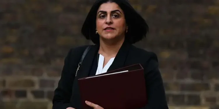 Britania e Madhe kufizon vizat për Republikën e Kongos për shkak të politikës së kthimit të emigrantëve