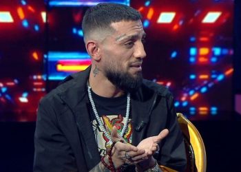 Këngëtari shqiptar rrëfen betejën e tij me drogën: Të vret ditë për ditë dhe orë pas ore