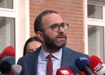 Përplasjet dhe kaosi në Kuvend, Bardhi përgëzon kolegët: U ngritën në lartësinë e detyrës