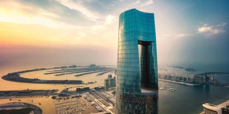 Hapet hoteli më i lartë në botë