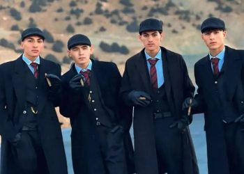Visheshin si “Peaky Blinders”, Talibanët arrestojnë katër të rinj
