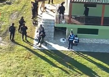 Publikohen pamjet e arrestimit të Ervin Merlikës dhe Fred Xhixhës, policia del me njoftim zyrtar