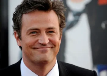 E tallnin në mesazhe, dënohet një mjek i dytë për rastin e vdekjes së yllit të “Friends”, Matthew Perry