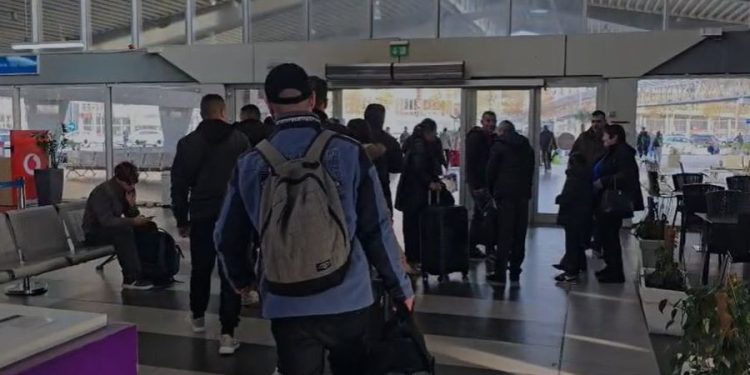 Festat e fundvitit, nisin lundrimet e dyfishuara të trageteve nga Durrësi drejt porteve italiane