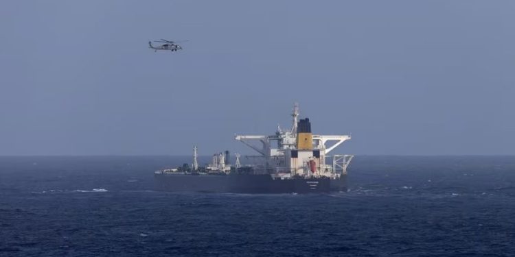 “Gjuetia për Bella 1”… Refuzoi të ndalonte, SHBA ndjek anijen cisternë në mes të oqeanit