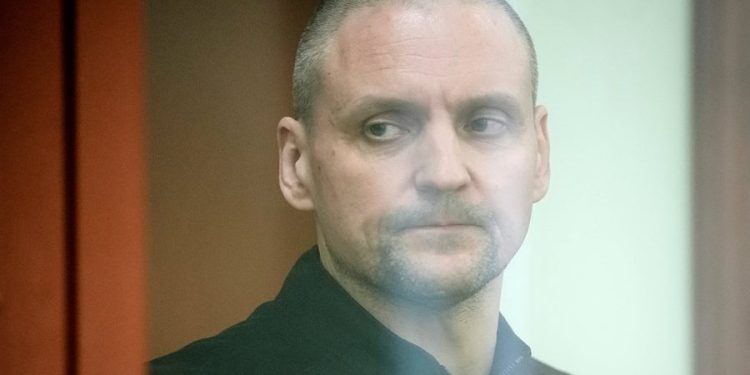 Udhëheqësi i opozitës ruse dënohet me gjashtë vjet burg