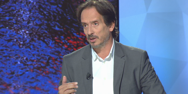 Andoni: Një dorë në Komitetin Qendror ka vendosur për ndryshimet politike në Dhjetor ‘90