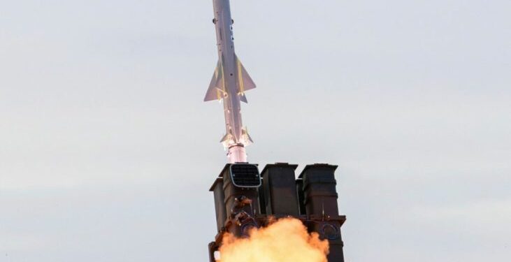 Japonia shpenzon një rekord prej 58 miliardë dollarësh për armë mes tensioneve në rritje me Pekinin