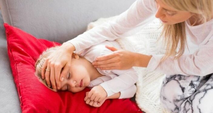 Shpërthim i pazakontë i gripit në Evropë dhe SHBA, varianti i ri K i virusit H3N2 rikthen maskën