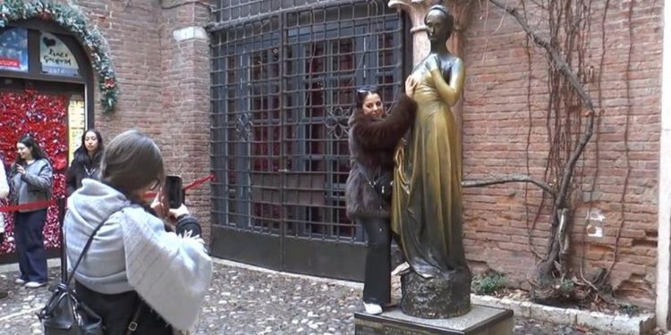 “Taksë dashurie” dhe rregulla të reja për ballkonin e Zhulietës në Verona