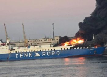 Momenti kur një dron rus godet anijen turke në portin e Odesës