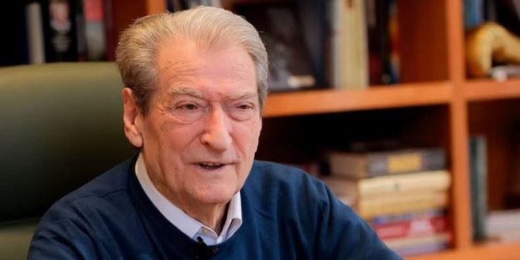 Berisha: U ndërruan 1200 shishe vere me vlerë 4 mln euro, u morën me ndihmën e zyrtarëve të lartë