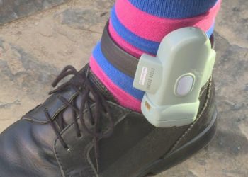 I kërkonte Franca, dy “skifterët” shqiptarë kapen në Angli, njërit i vendosin “Rolex” në këmbë